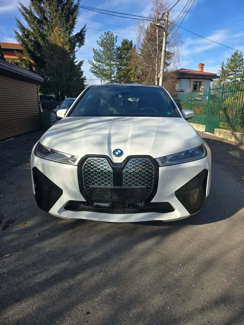 BMW iX xDrive40 Laser/360/SkyLounge/HK/СЕРТИФИКАТ