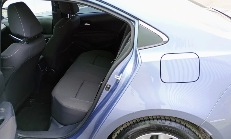 Toyota Corolla 1.6i 132 кс Automatic, снимка 7 - Автомобили и джипове - 52814319