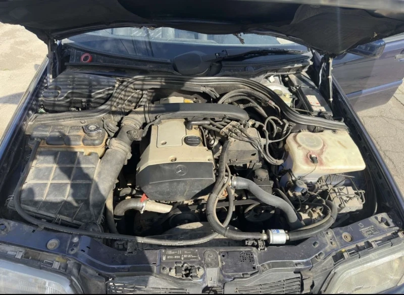 Mercedes-Benz C 180, снимка 7 - Автомобили и джипове - 53510259