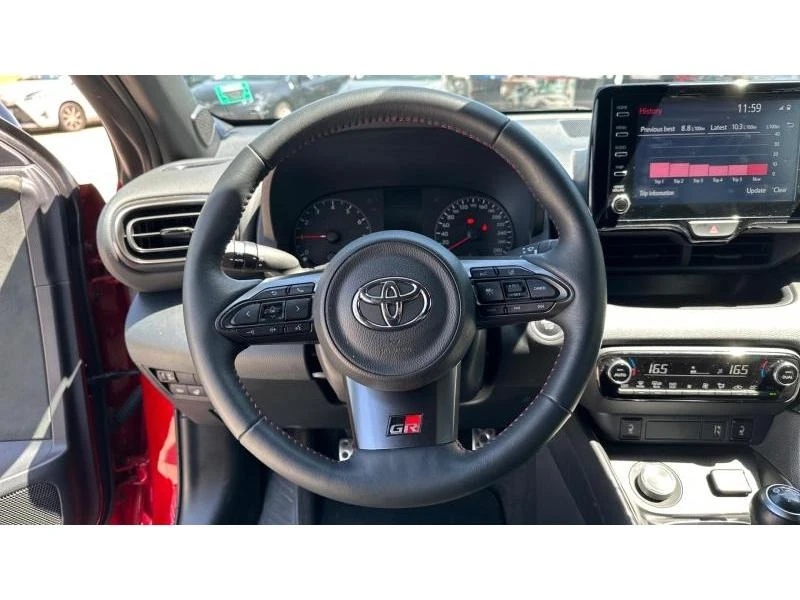 Toyota Yaris, снимка 9 - Автомобили и джипове - 46522331