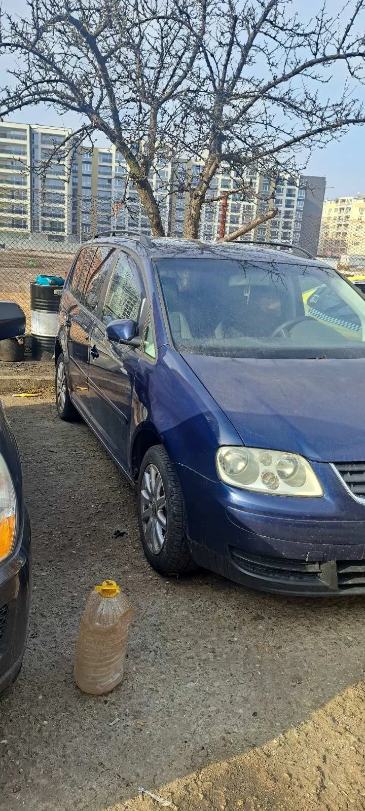 VW Touran, снимка 3 - Автомобили и джипове - 48853753