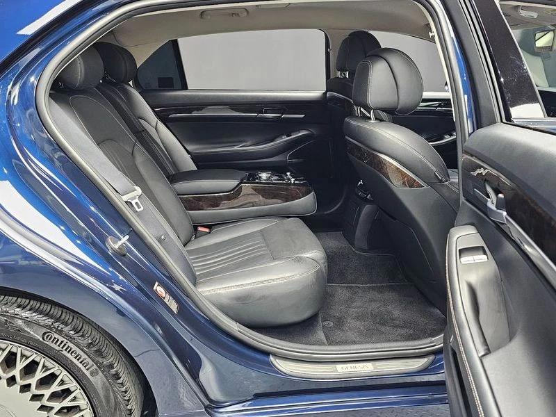 Genesis G90 3.3 Automatic, снимка 16 - Автомобили и джипове - 55606079