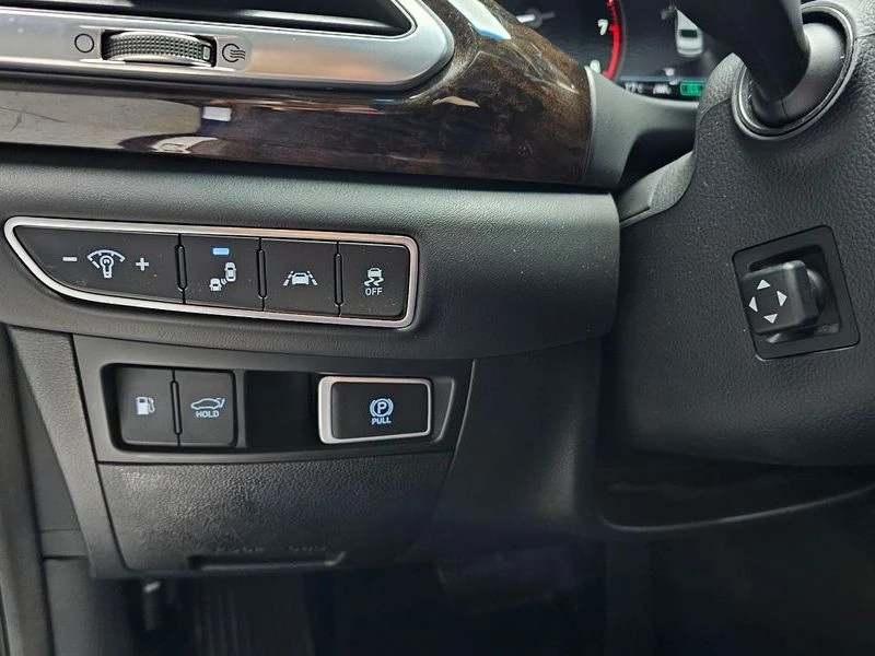 Genesis G90 3.3 Automatic, снимка 8 - Автомобили и джипове - 55606079