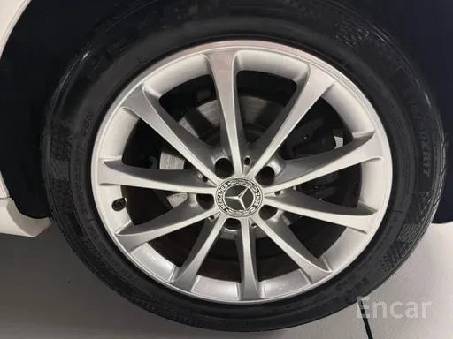 Mercedes-Benz A 220 Памет* Подгрев* Ambient* Камера* Парктроник, снимка 14 - Автомобили и джипове - 56318906