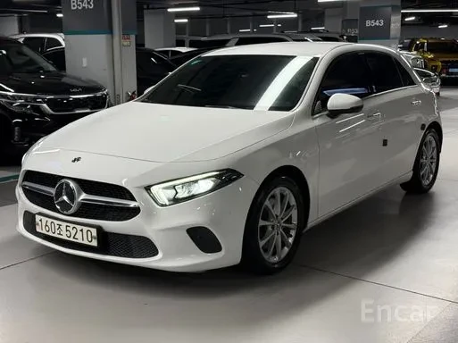 Mercedes-Benz A 220 Памет* Подгрев* Ambient* Камера* Парктроник, снимка 2 - Автомобили и джипове - 56318906