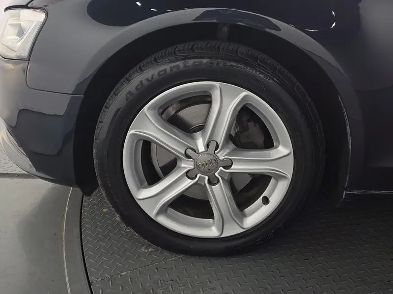 Audi A4 30 Tdi B8, снимка 5 - Автомобили и джипове - 56514566