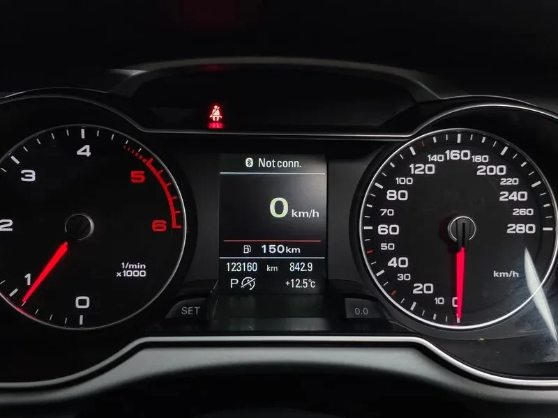 Audi A4 30 Tdi B8, снимка 8 - Автомобили и джипове - 56514566