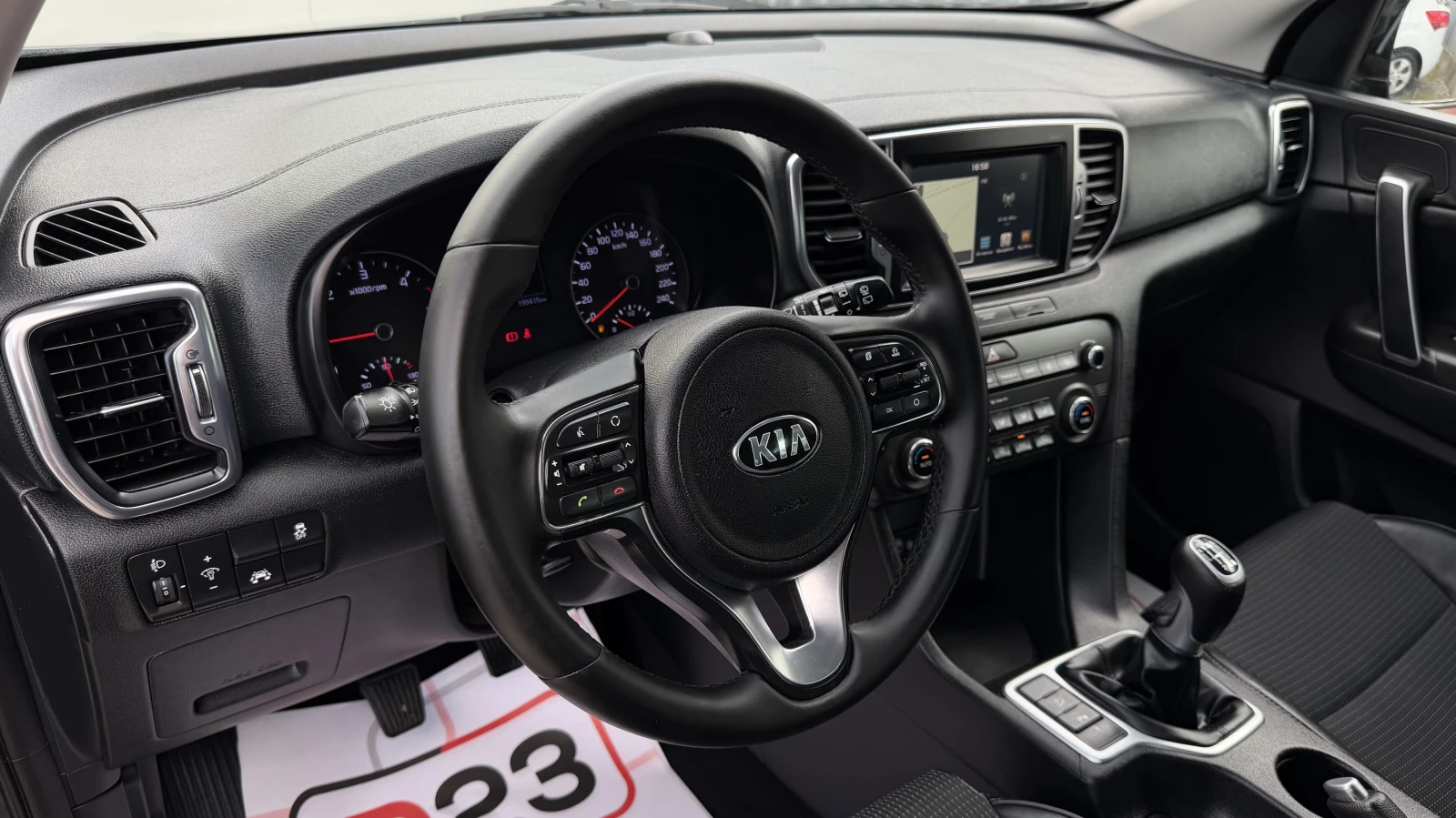 Kia Sportage 1.7CRDi* 116hp* 2017год.* Apple* CarPlay* * * , снимка 16 - Автомобили и джипове - 43337363