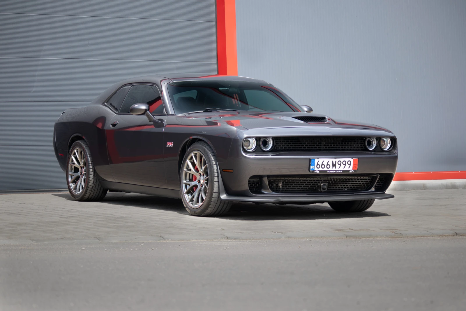 Dodge Challenger SRT 392 6.4 HEMI - изображение 2