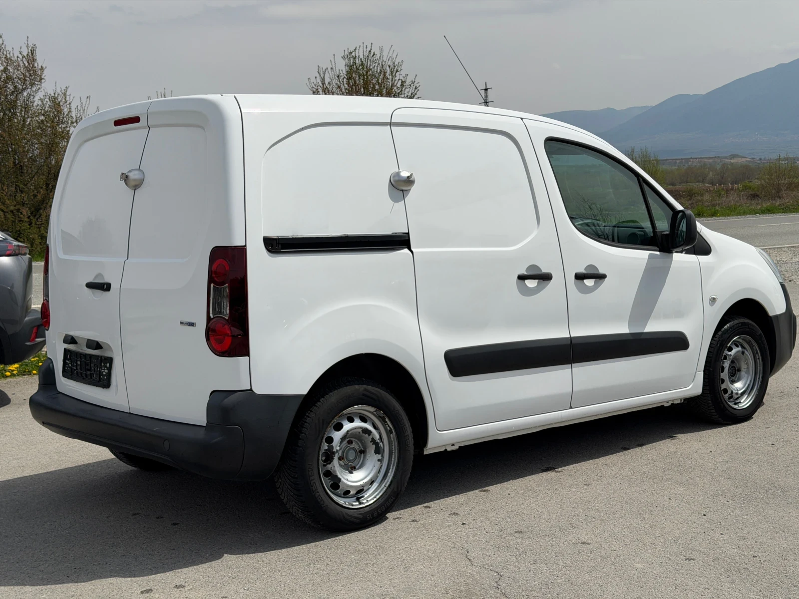 Peugeot Partner Euro 6, снимка 3 - Автомобили и джипове - 47318993