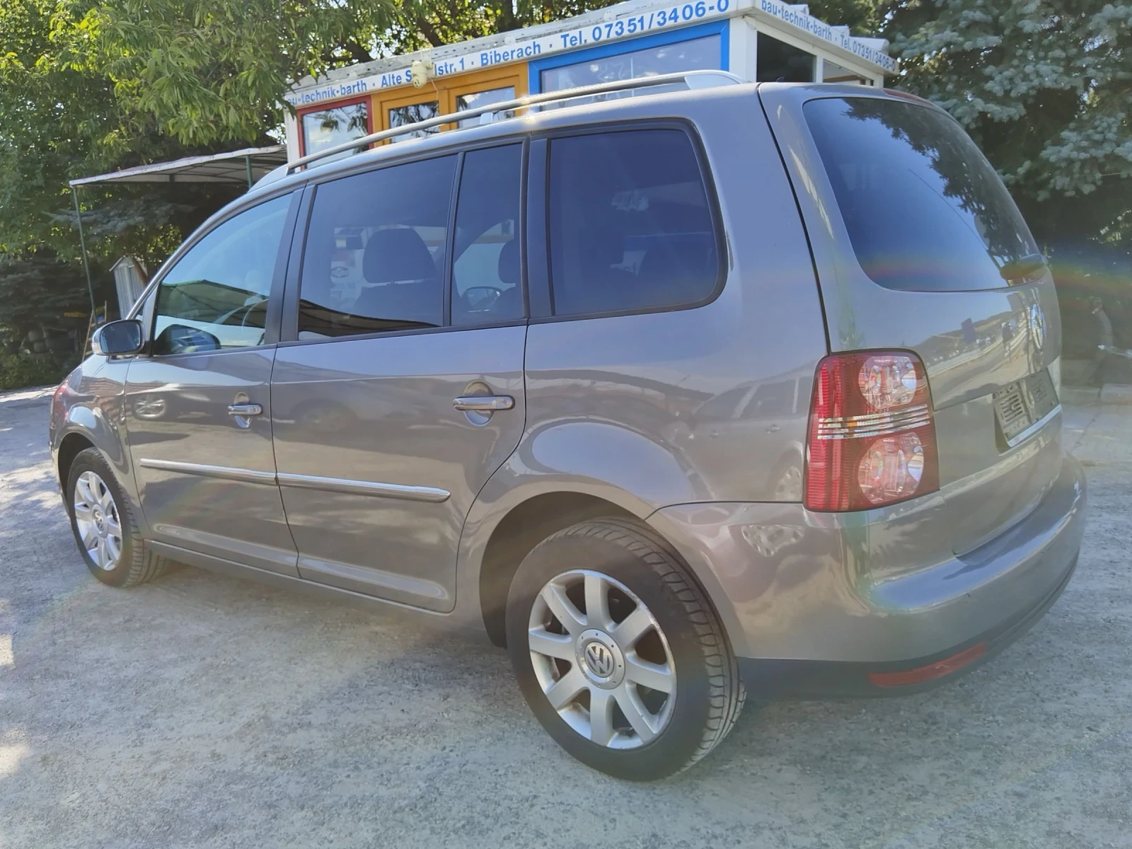 VW Touran 2000D 7mesta Ful ekstri  - изображение 4