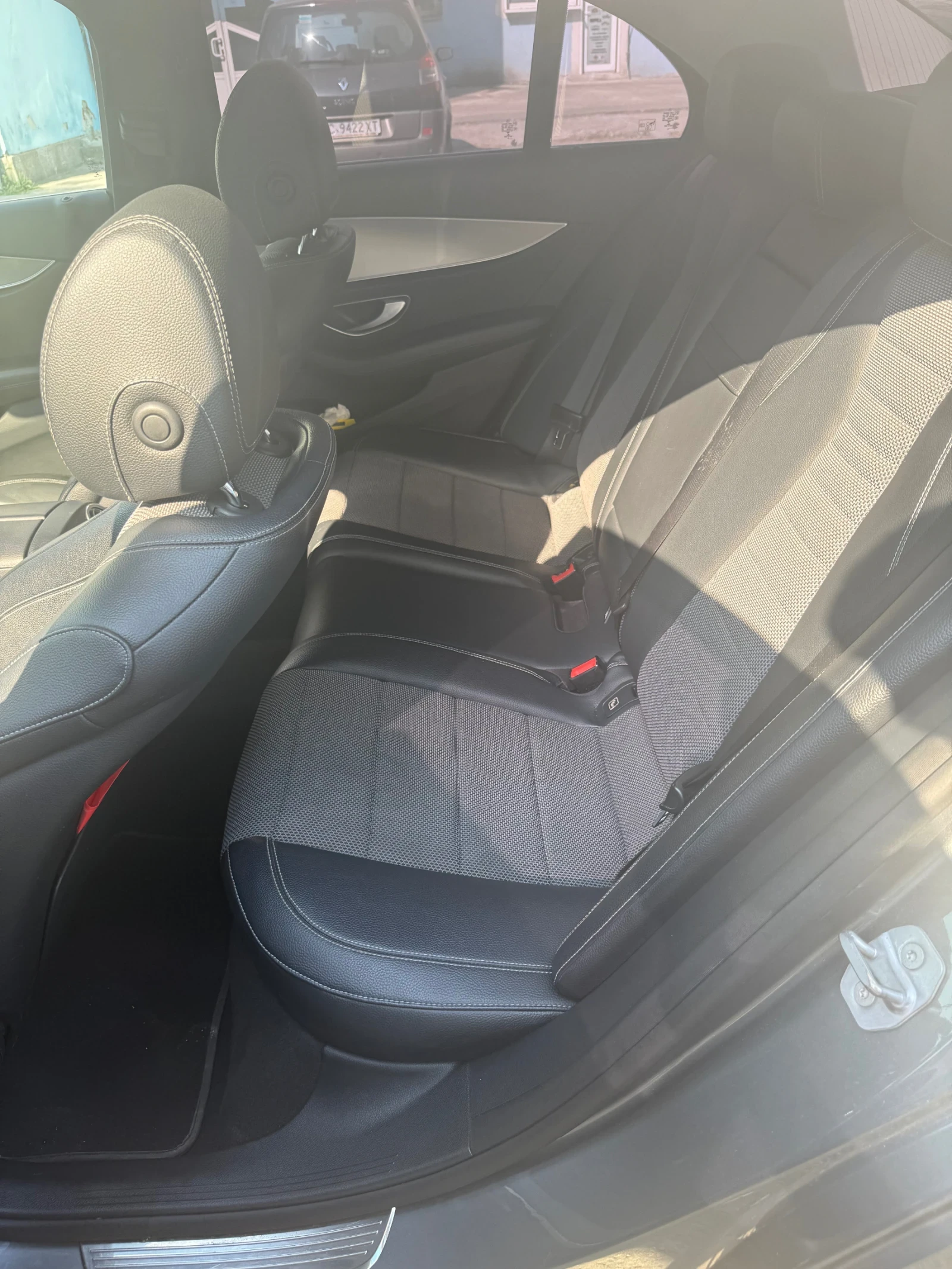 Mercedes-Benz E 220 CDI/Brabus Packet/DIGITAL/HEAD-UP/360/ - изображение 10