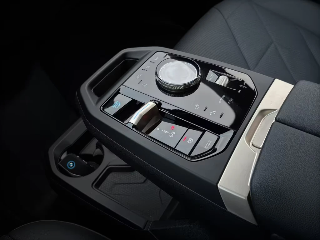 BMW iX xDrive40 Laser/360/SkyLounge/HK/СЕРТИФИКАТ - изображение 10