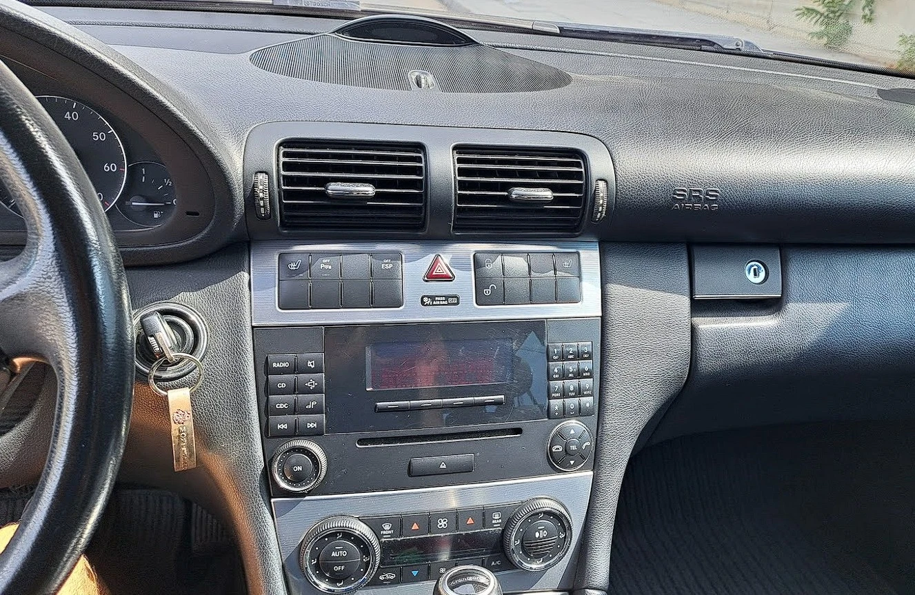 Mercedes-Benz 230  - изображение 7