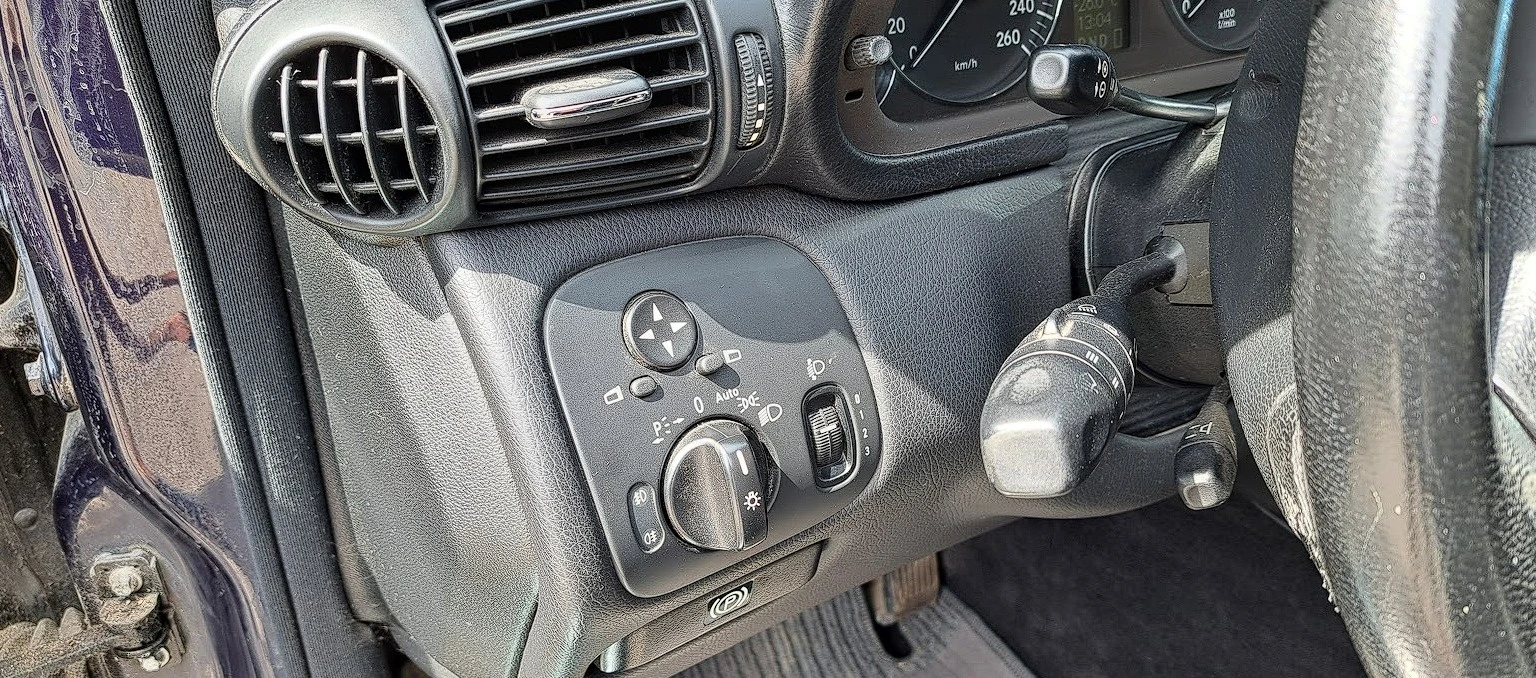 Mercedes-Benz 230  - изображение 8