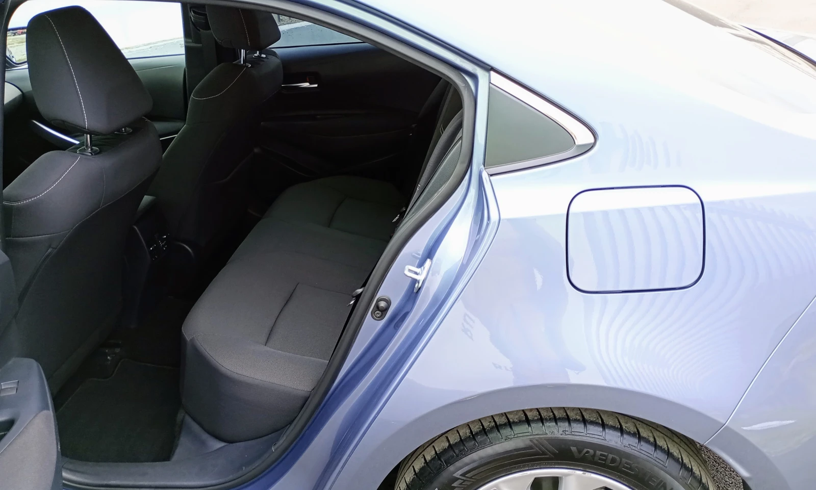 Toyota Corolla 1.6i 132 кс Automatic - изображение 7