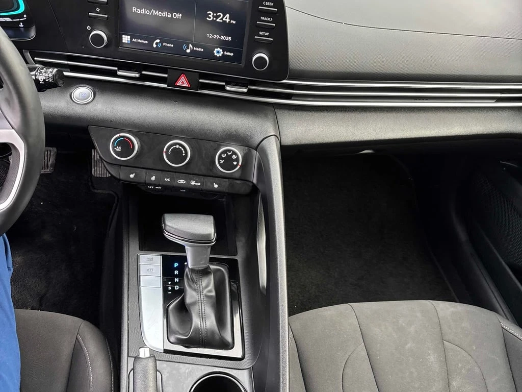 Hyundai Elantra * Preferred * CARFAX * БЕЗ ПЪРВОНАЧАЛНА ВНОСКА - изображение 9