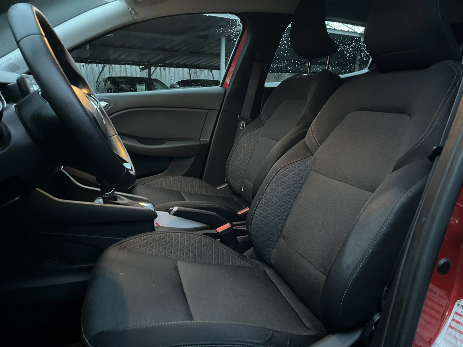 Renault Clio 1.6 E-Tech Hybrid Automatic - изображение 9