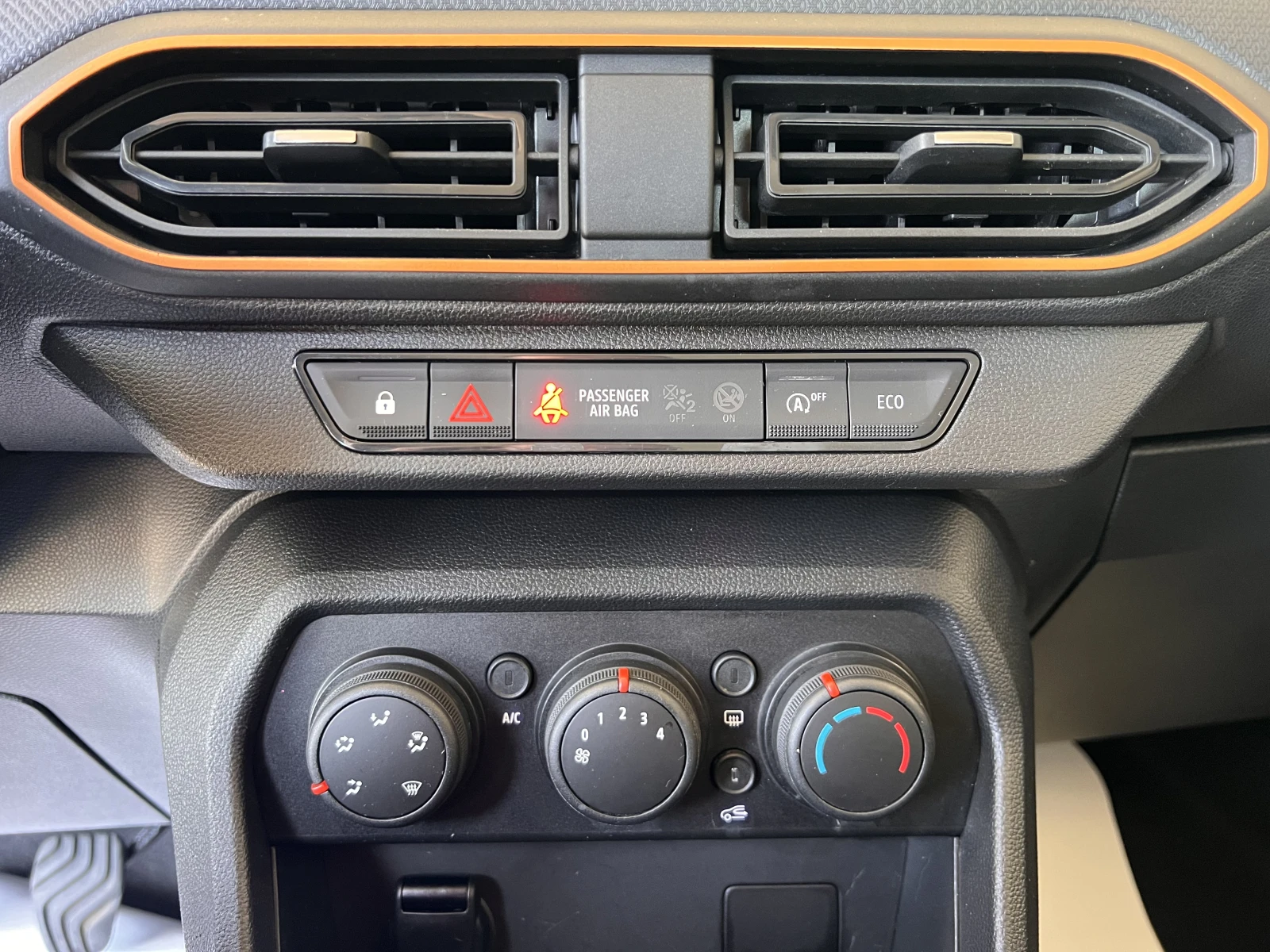 Dacia Sandero STEPWAY/1.OTCE/100K.C./6MT/LPG, снимка 9 - Автомобили и джипове - 54056284