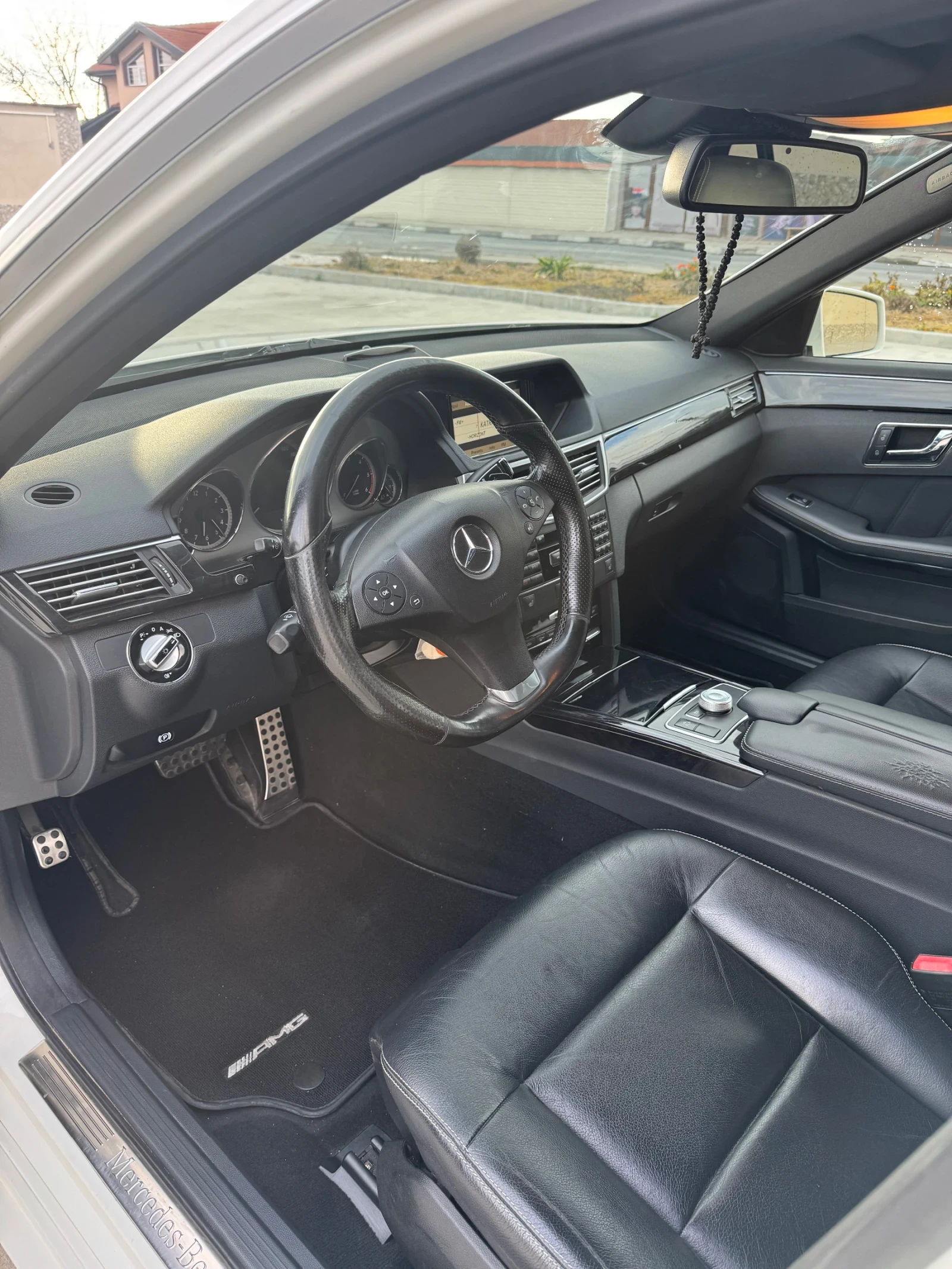 Mercedes-Benz E 350 Avantgarde, снимка 11 - Автомобили и джипове - 54140776