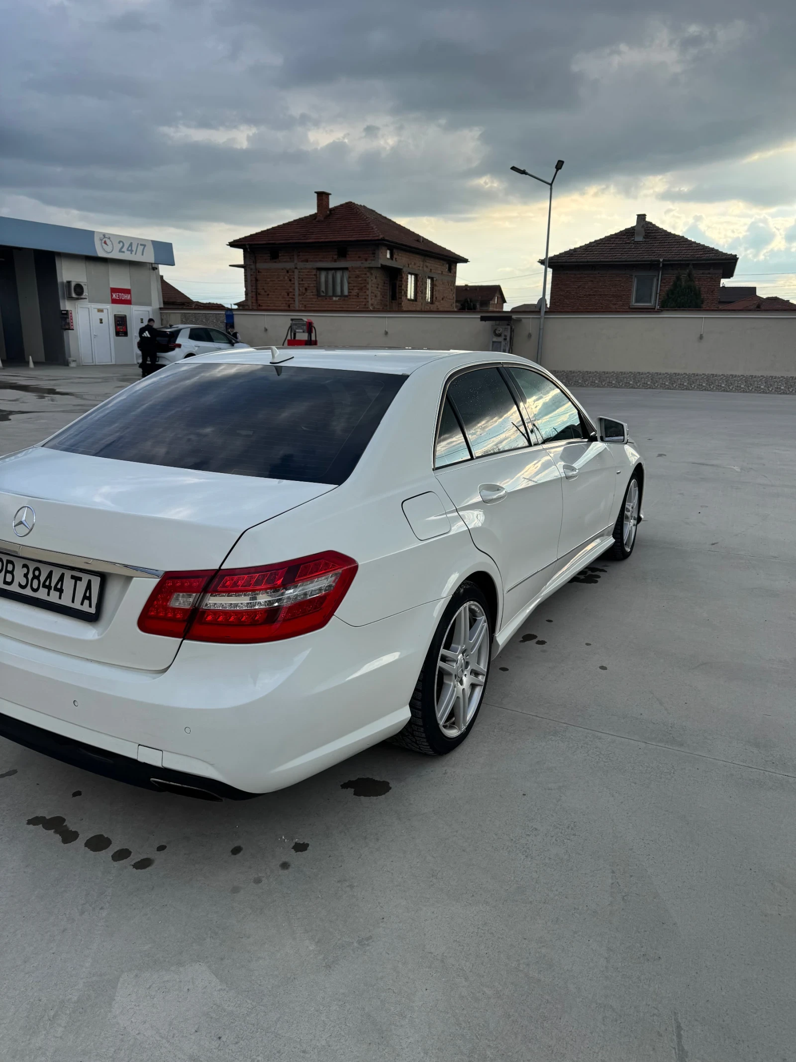 Mercedes-Benz E 350 Avantgarde, снимка 6 - Автомобили и джипове - 54140776