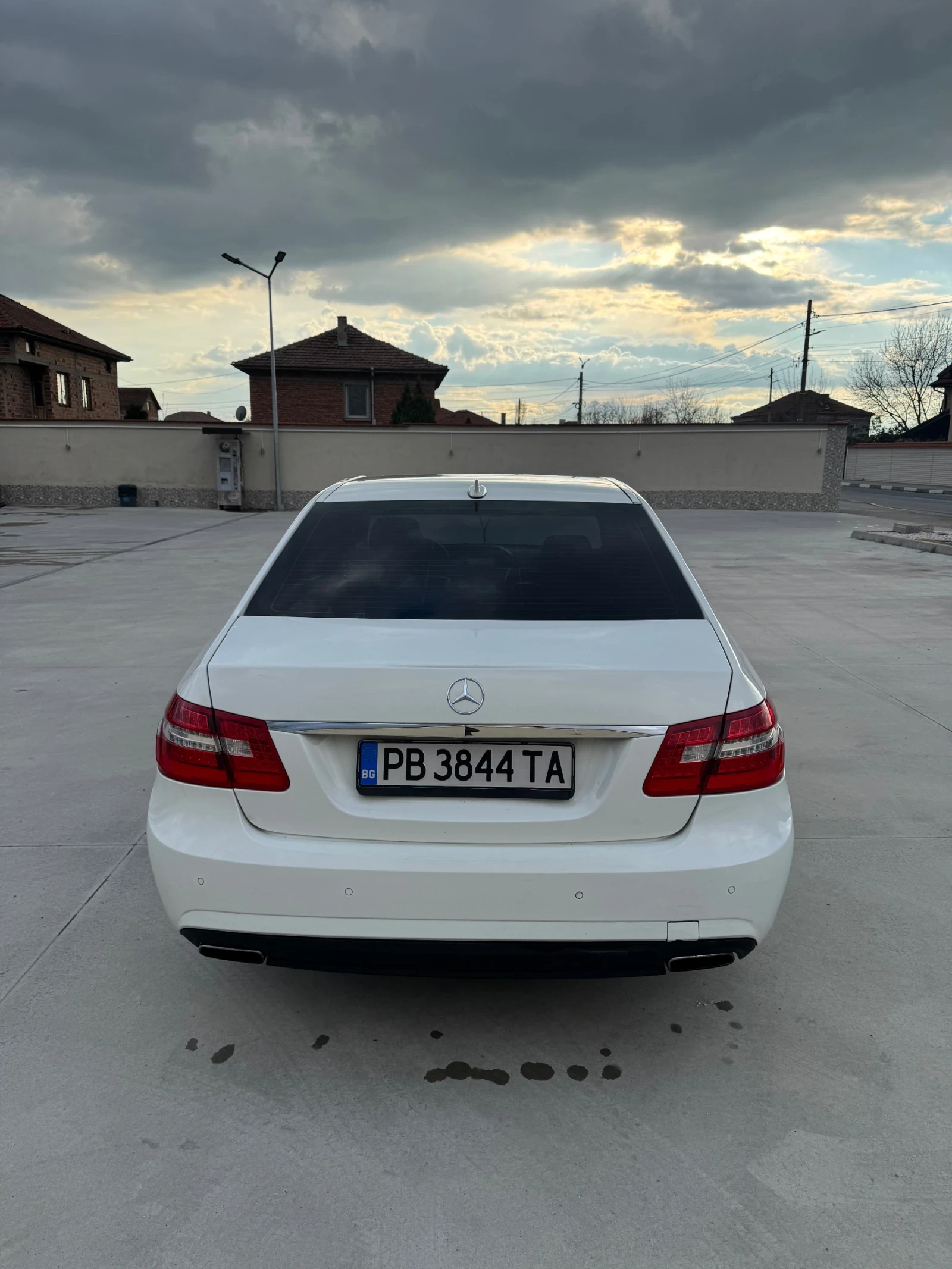 Mercedes-Benz E 350 Avantgarde, снимка 5 - Автомобили и джипове - 54140776