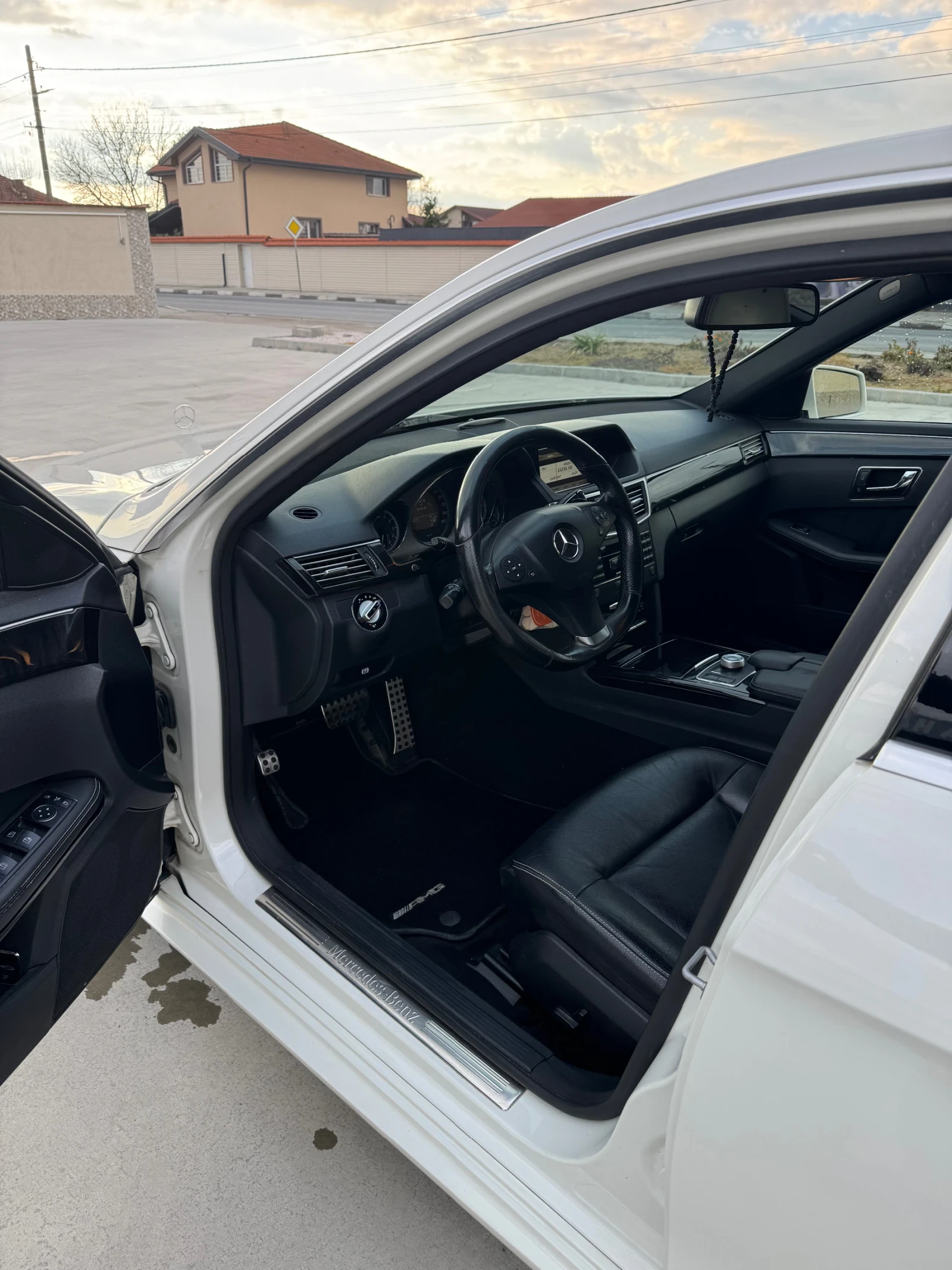 Mercedes-Benz E 350 Avantgarde, снимка 12 - Автомобили и джипове - 54140776