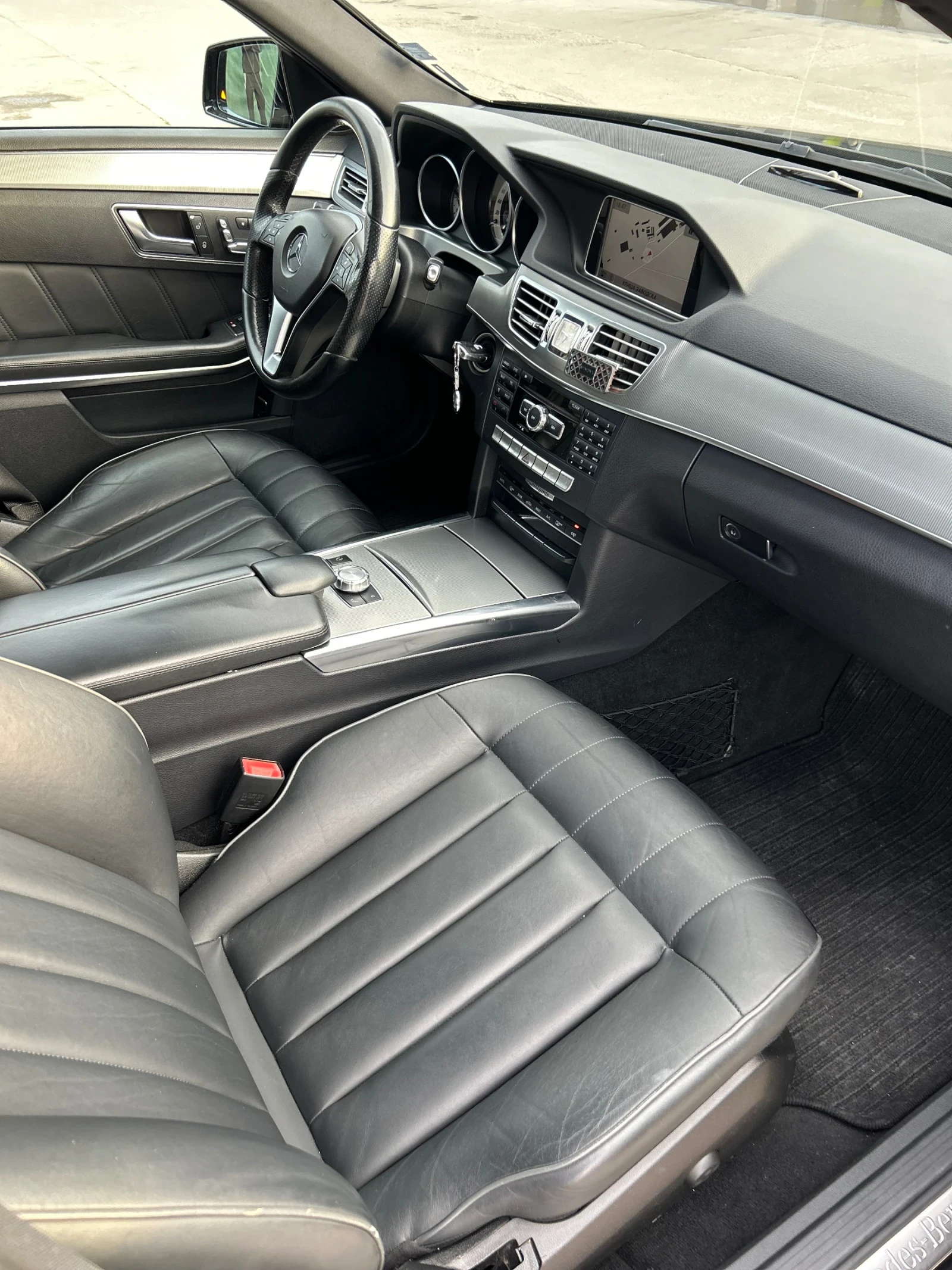 Mercedes-Benz E 350 CDI BlueTec/Avantgarde/7G+ Скорости/, снимка 10 - Автомобили и джипове - 54258649