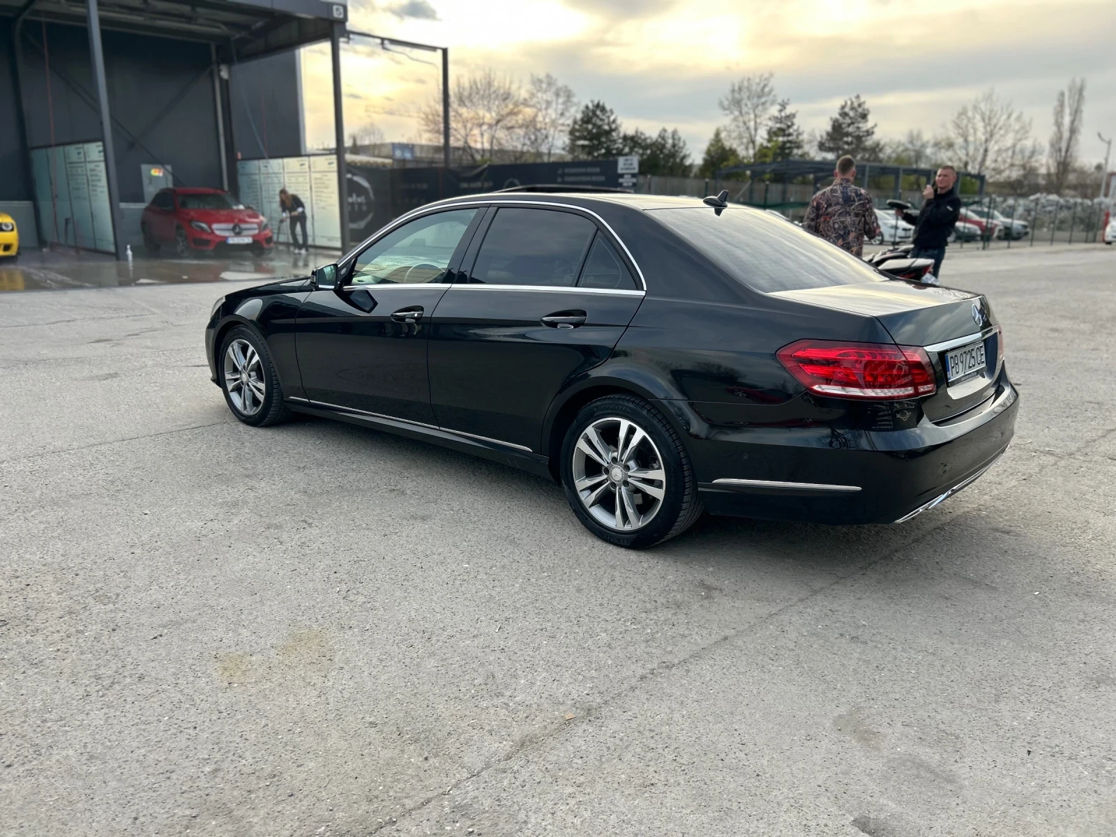 Mercedes-Benz E 350 CDI BlueTec/Avantgarde/7G+ Скорости/, снимка 4 - Автомобили и джипове - 54258649