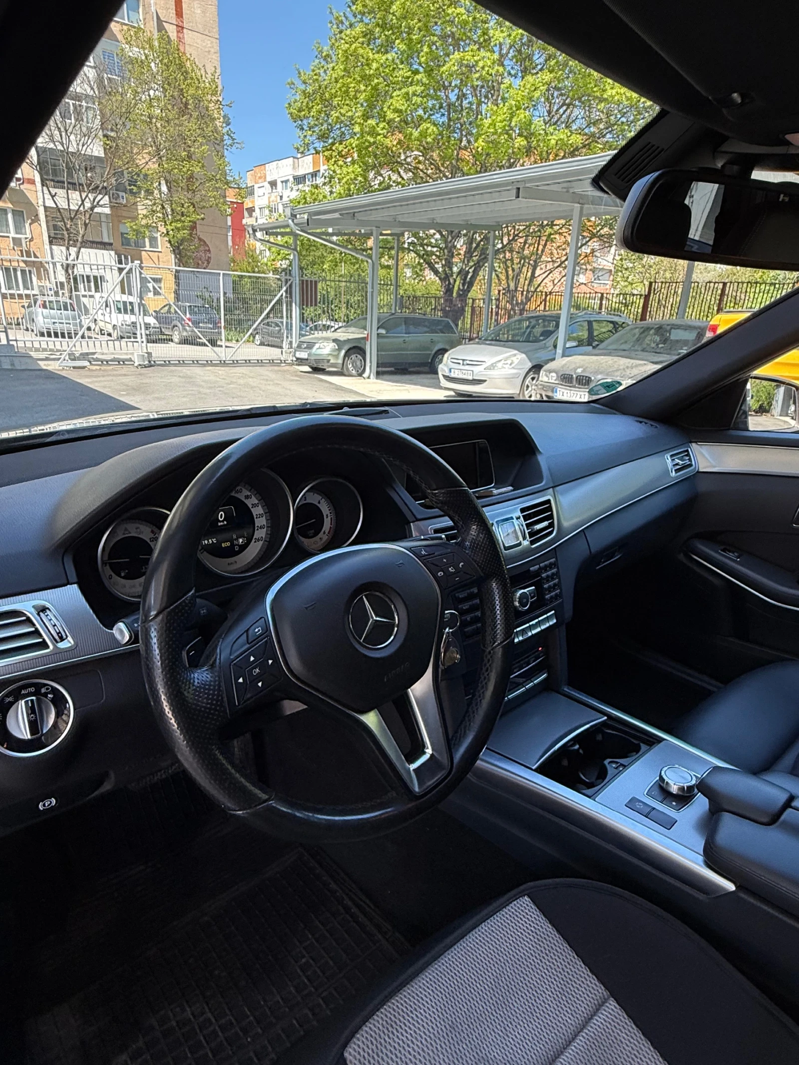 Mercedes-Benz E 200, снимка 8 - Автомобили и джипове - 54443228