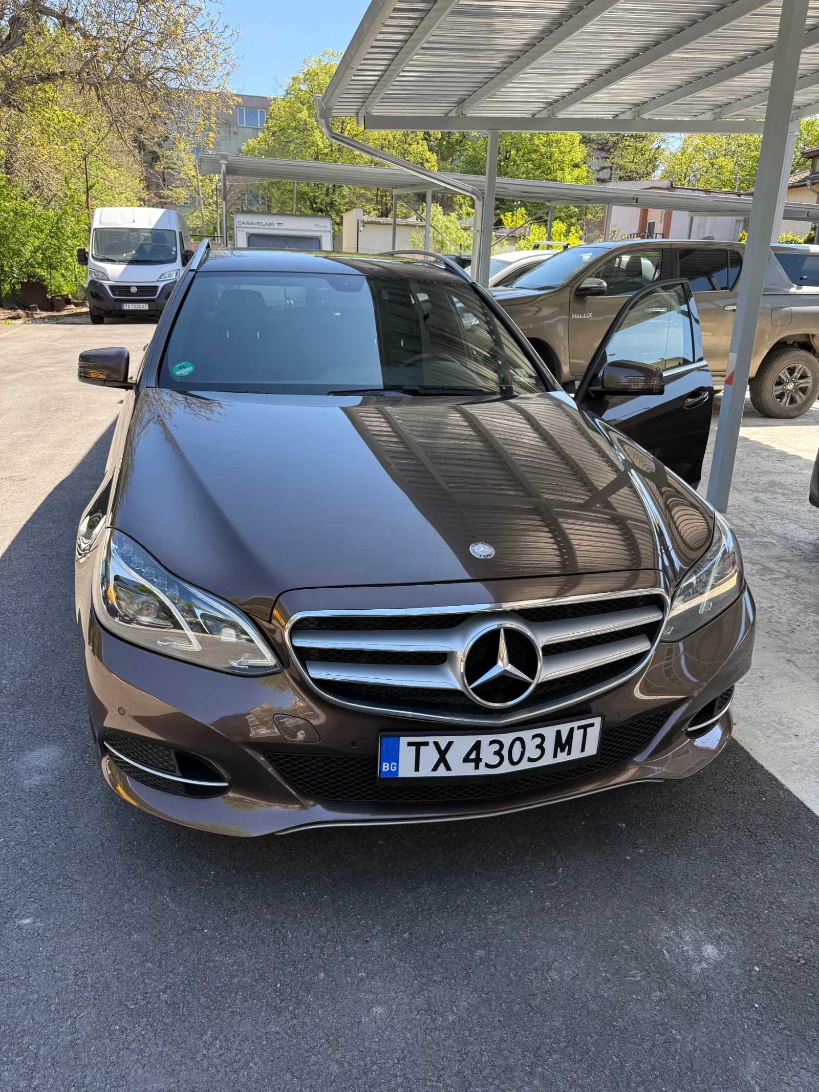 Mercedes-Benz E 200, снимка 10 - Автомобили и джипове - 54443228