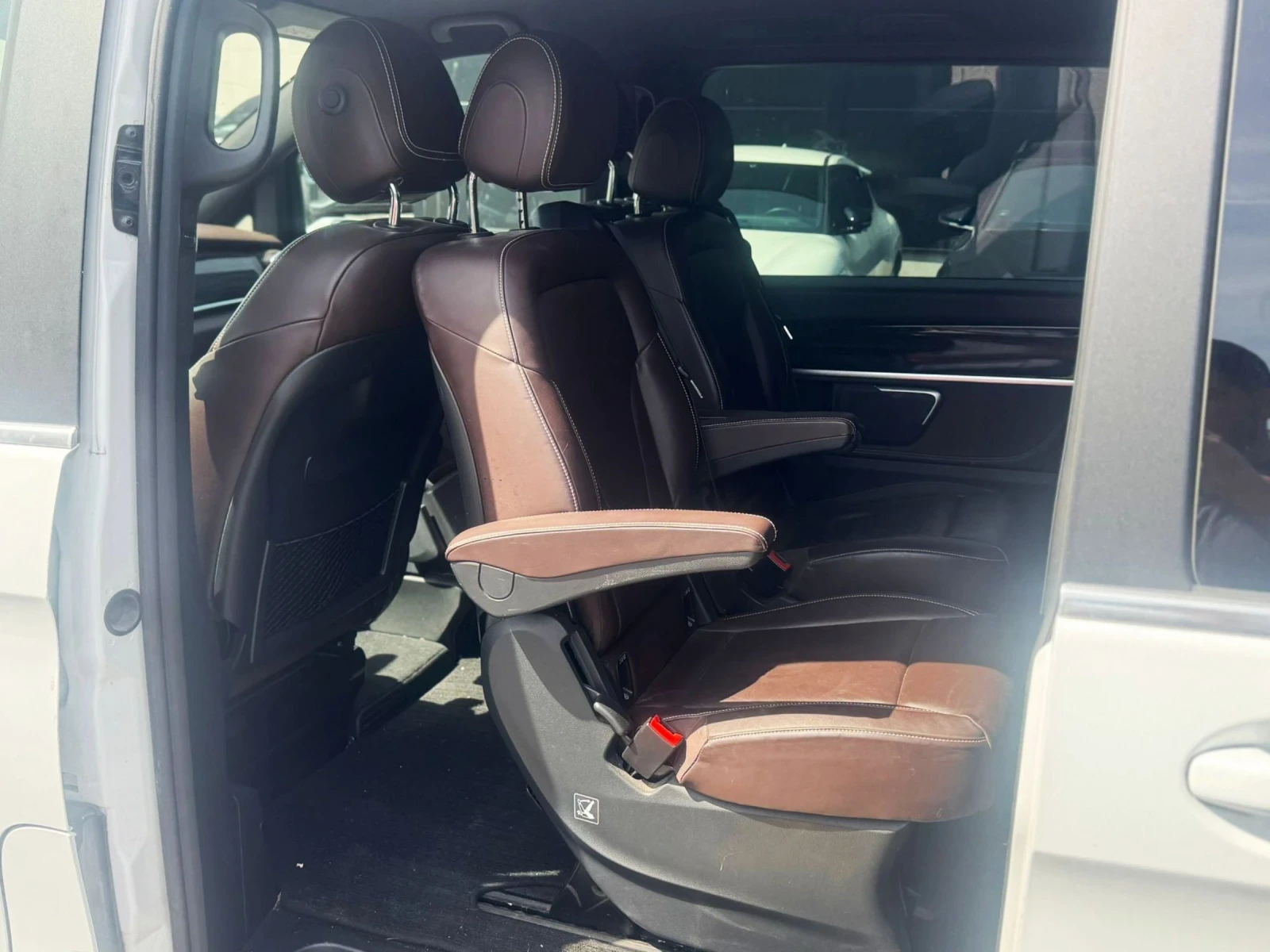 Mercedes-Benz V 300 Очакван Внос  V250d LongAMG LineDesignoEdition , снимка 11 - Автомобили и джипове - 55039218