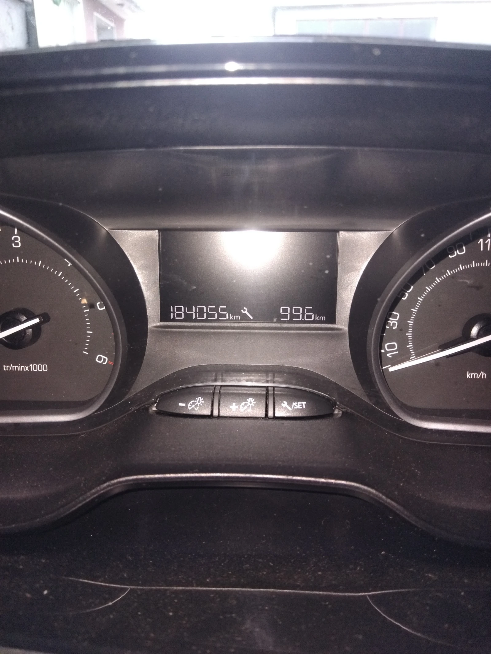 Peugeot 208, снимка 7 - Автомобили и джипове - 55332568