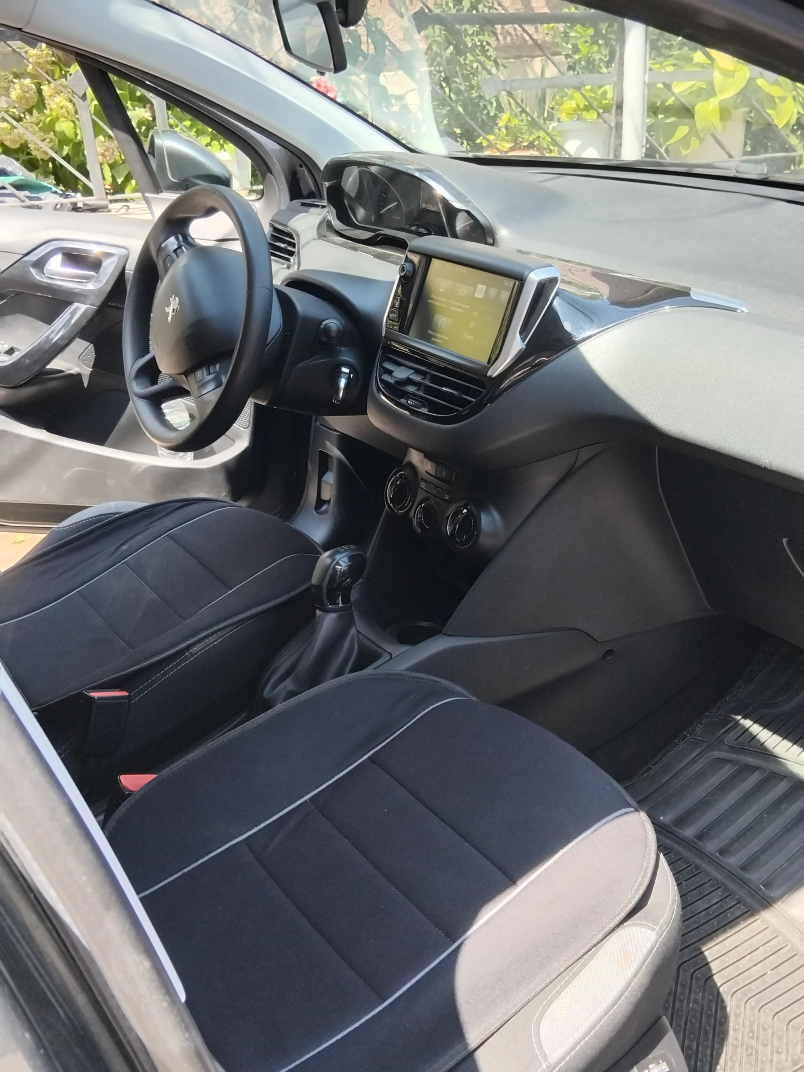 Peugeot 208, снимка 4 - Автомобили и джипове - 55332568