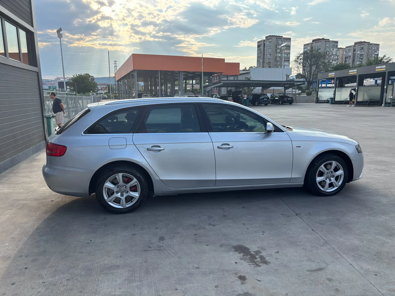 Audi A4 2.0TDİ Автомобил без катастрофи, в отлично съ, снимка 10 - Автомобили и джипове - 55737130