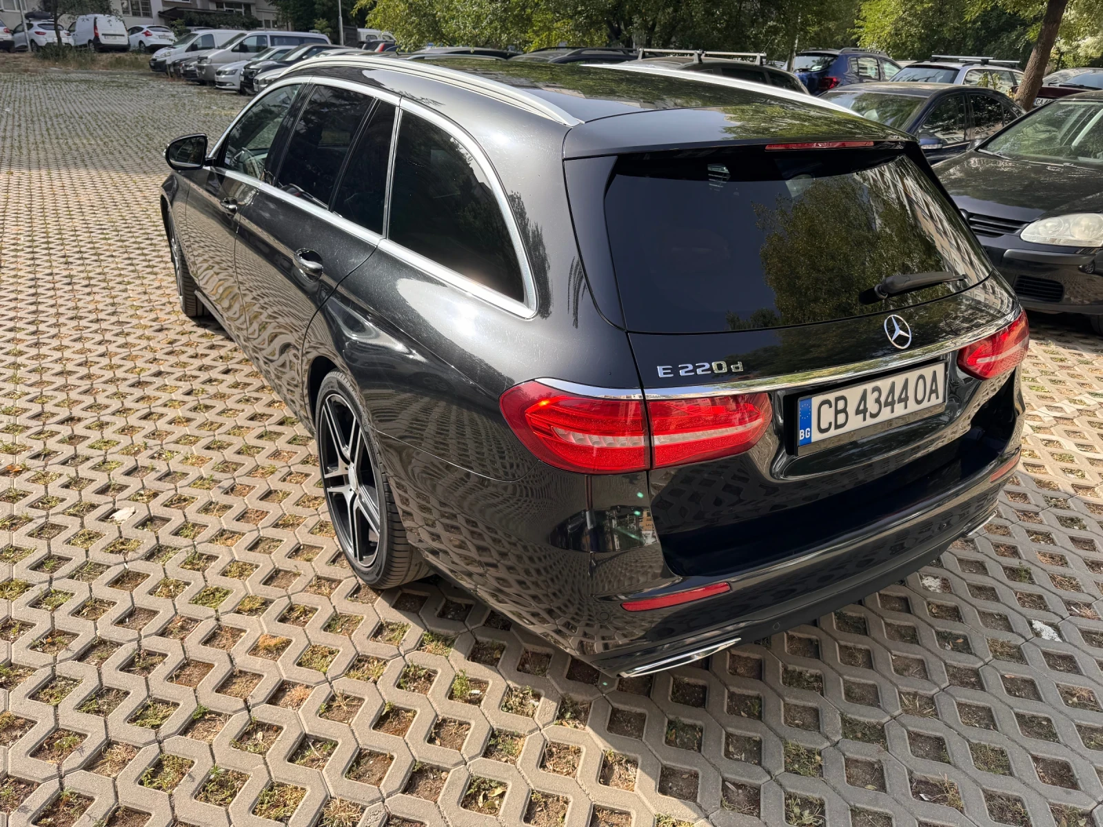 Mercedes-Benz E 220, снимка 7 - Автомобили и джипове - 55866514