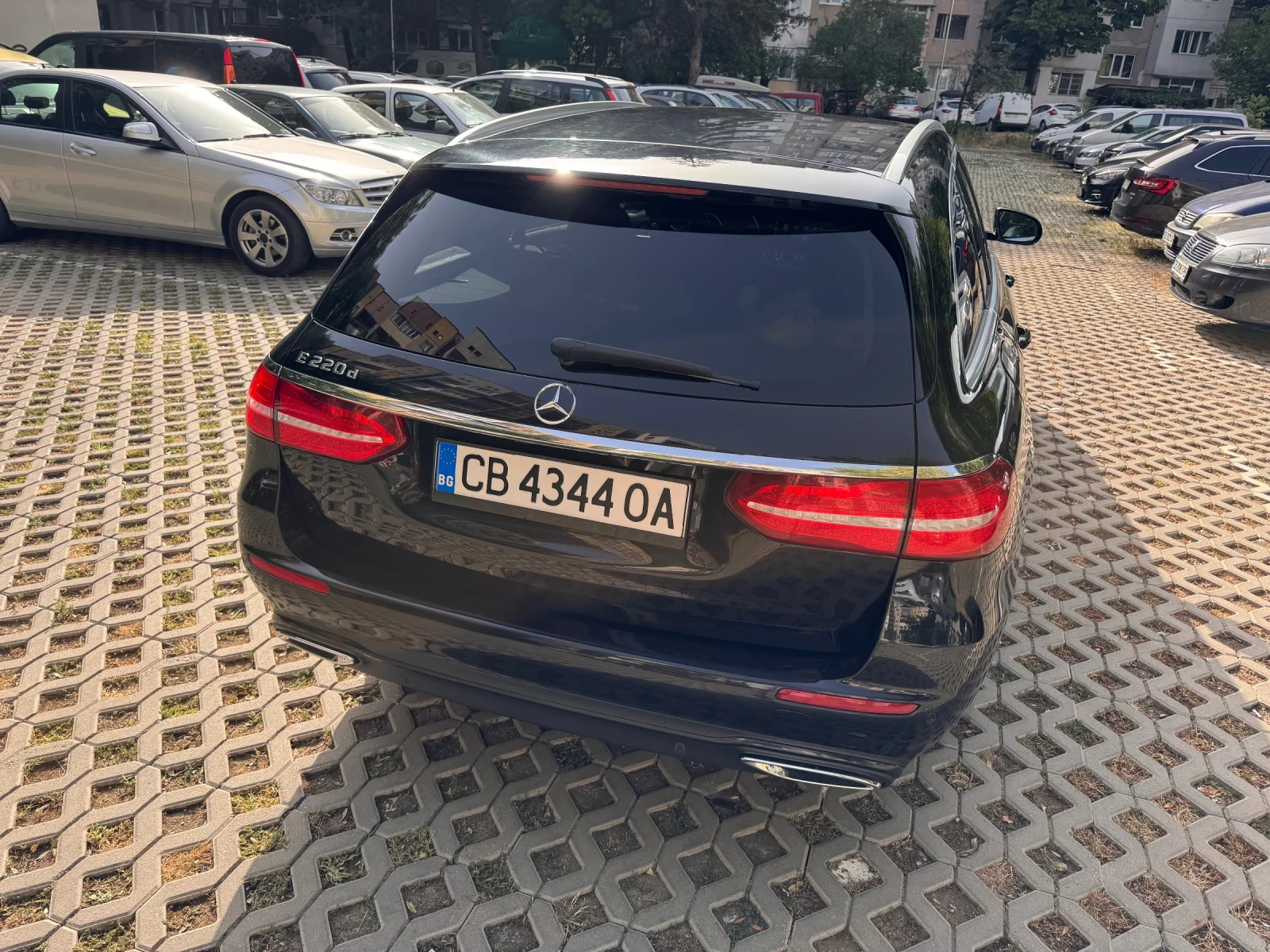 Mercedes-Benz E 220, снимка 6 - Автомобили и джипове - 55866514