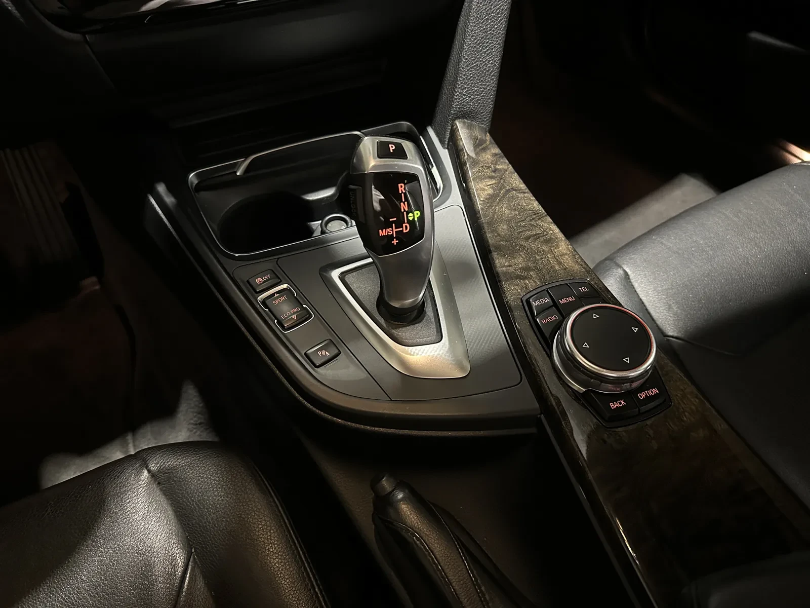 BMW 335 xDrive Luxury | Mobile.bg � ����������� 14