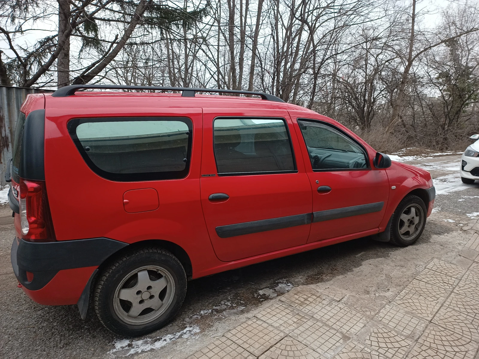 Dacia Logan, снимка 2 - Автомобили и джипове - 56614305