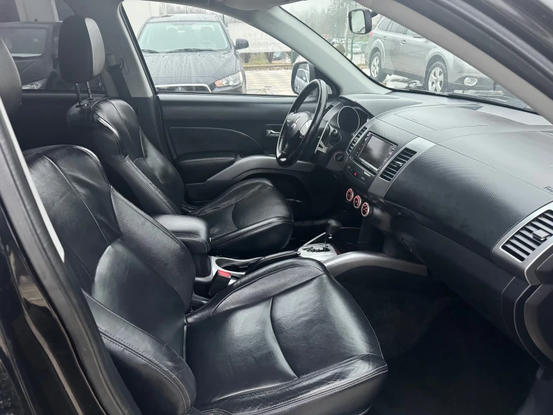 Mitsubishi Outlander 2, 4 I Швейцария FULL TOP, снимка 12 - Автомобили и джипове - 48168546