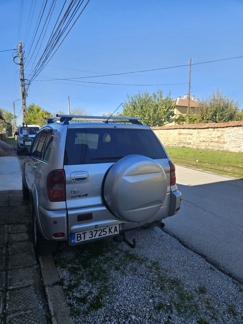 Toyota Rav4 2.0 D4D, снимка 3 - Автомобили и джипове - 52232328