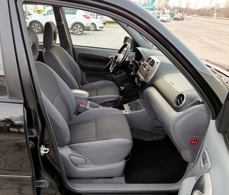Toyota Rav4 2.0 i* ГАЗ* 4Х4* ОБСЛУЖЕН* , снимка 10 - Автомобили и джипове - 53420251