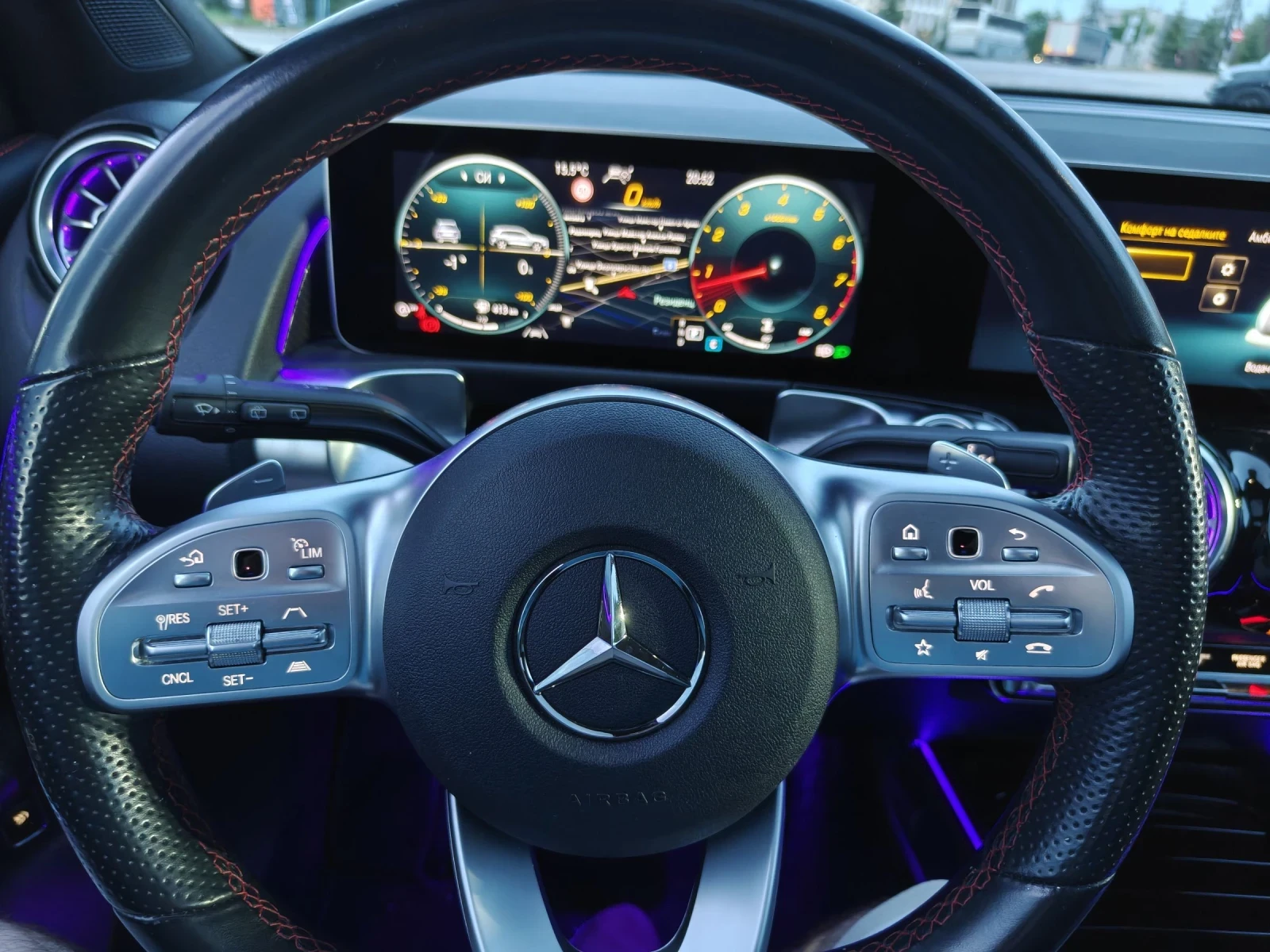 Mercedes-Benz GLB 250 бензин 4matic/AMG Premium PlusЕвропейски , снимка 17 - Автомобили и джипове - 54582897