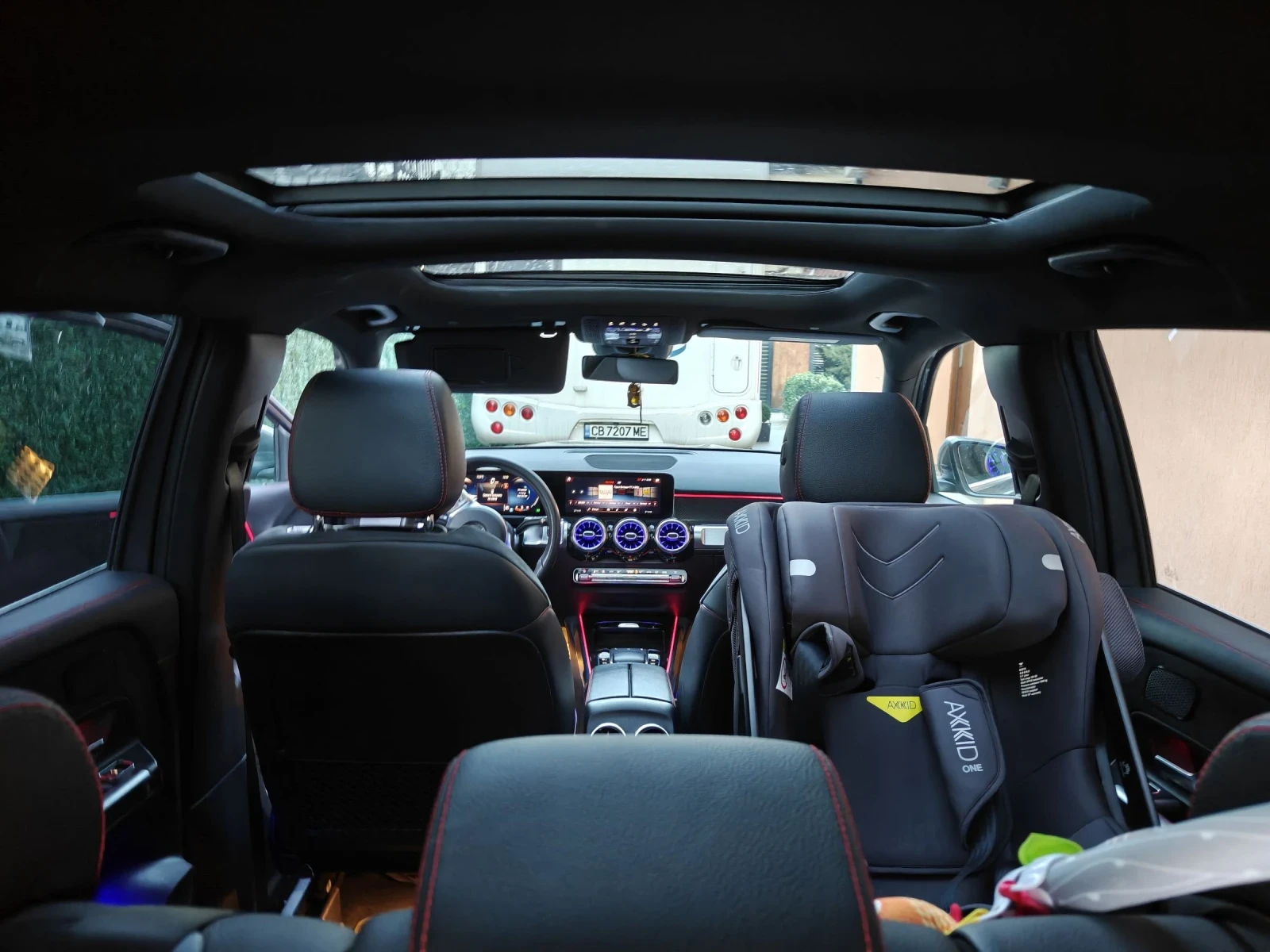 Mercedes-Benz GLB 250 бензин 4matic/AMG Premium PlusЕвропейски , снимка 9 - Автомобили и джипове - 54172486