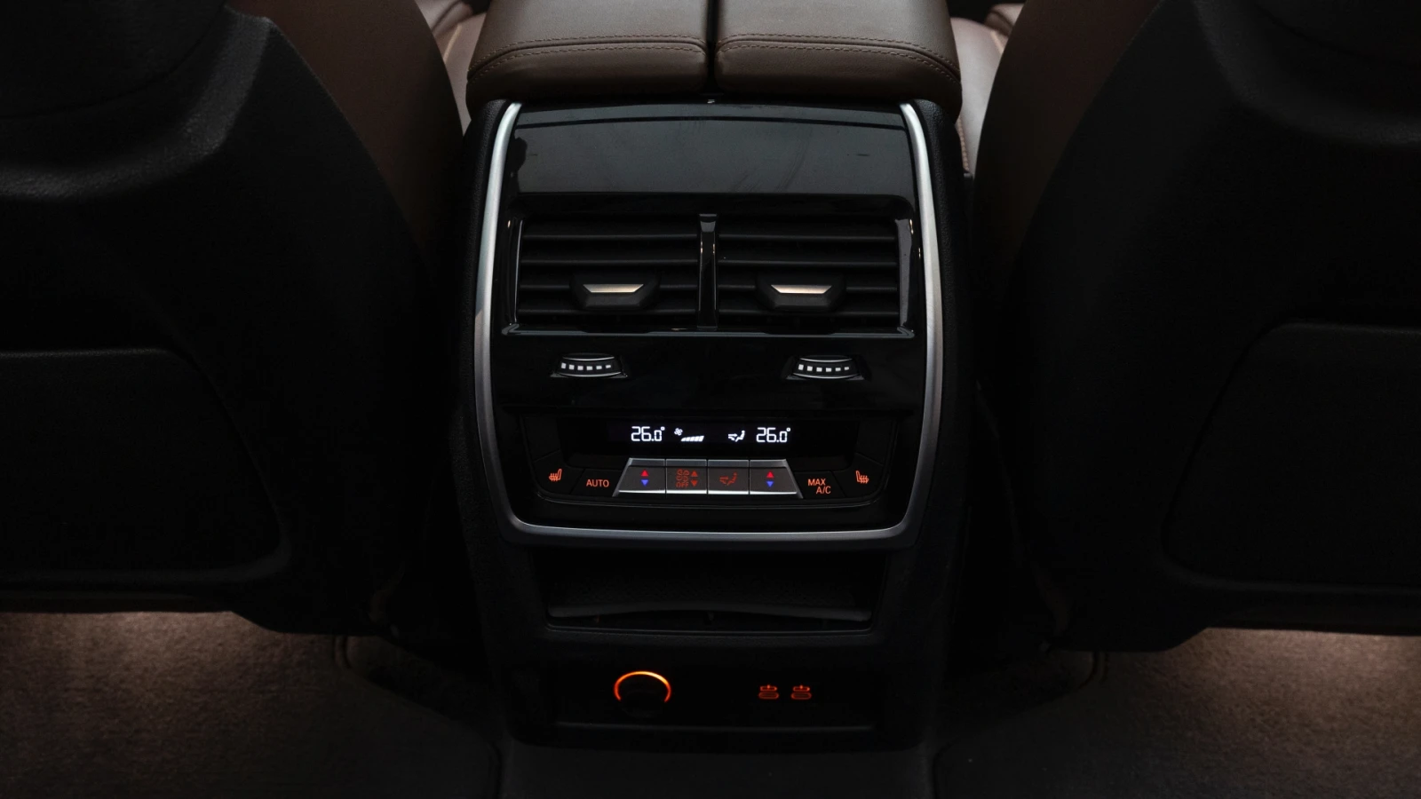 BMW X5 XDRIVE40I| LASER| DISTRONIC| HUD| ПАНО, снимка 12 - Автомобили и джипове - 54440801