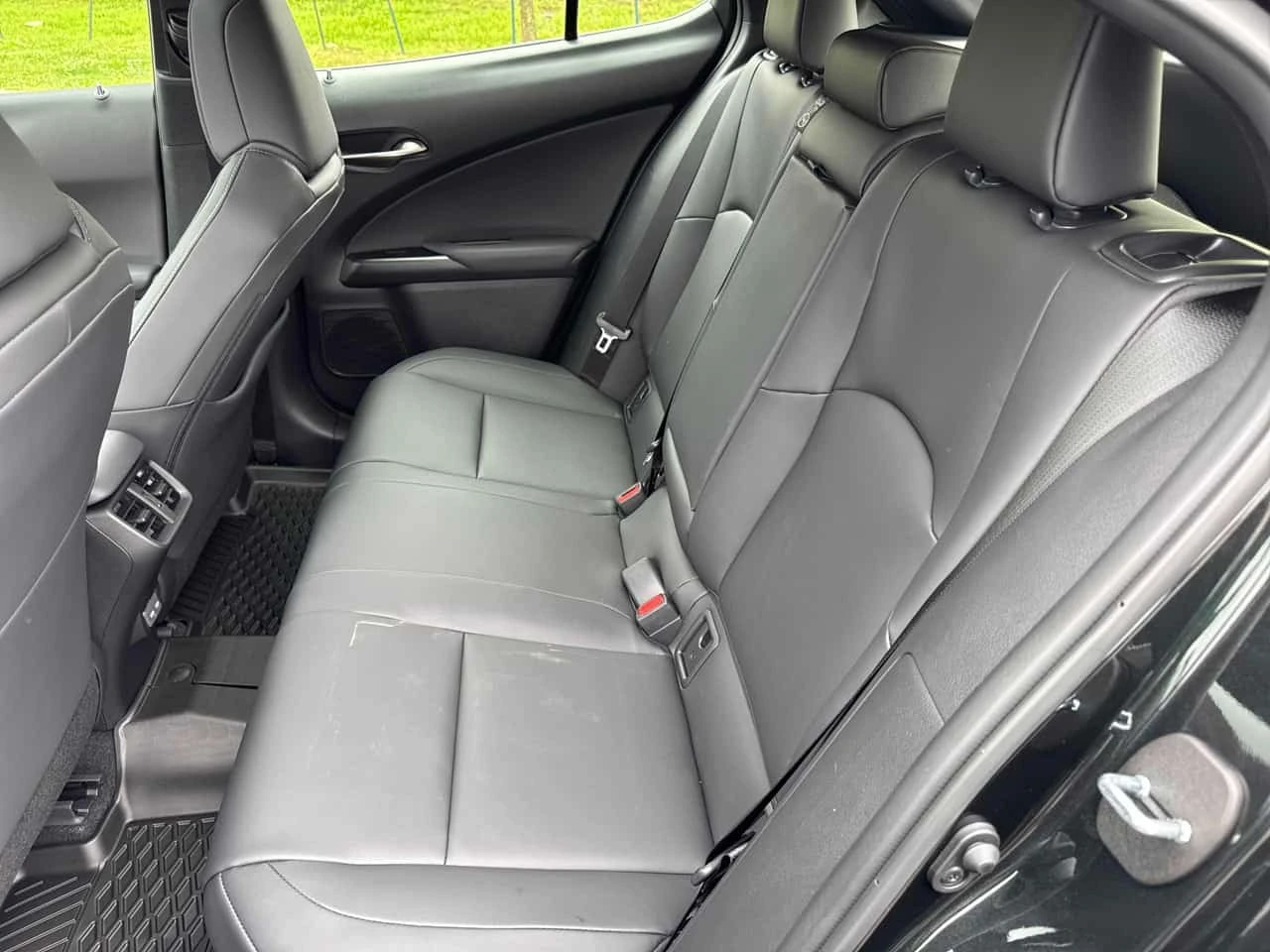 Lexus UX * 300h * CARFAX * ����� �� ����������� | Mobile.bg � ����������� 12