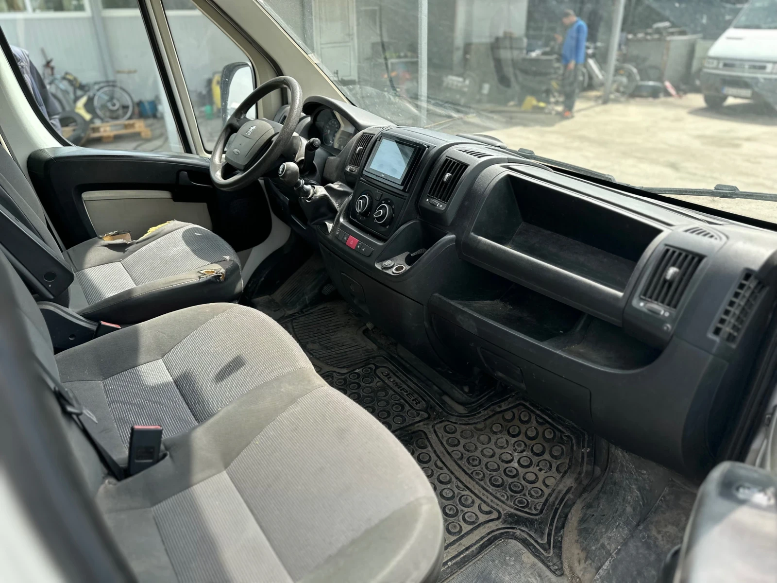 Peugeot Boxer 2.2HDI~КЛИМАТИК~, снимка 11 - Бусове и автобуси - 54214508