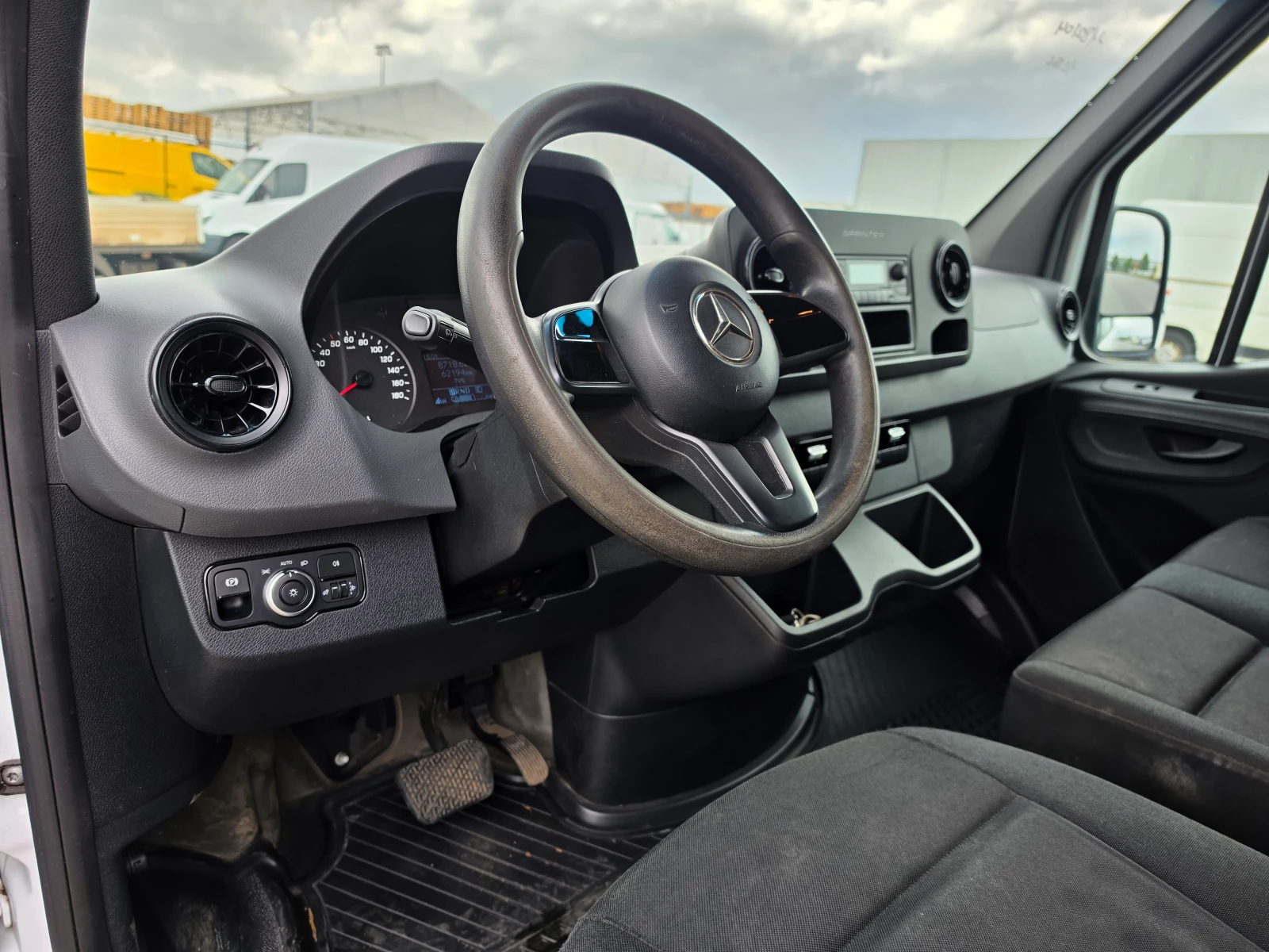 Mercedes-Benz Sprinter EV Klima, снимка 13 - Бусове и автобуси - 56126369