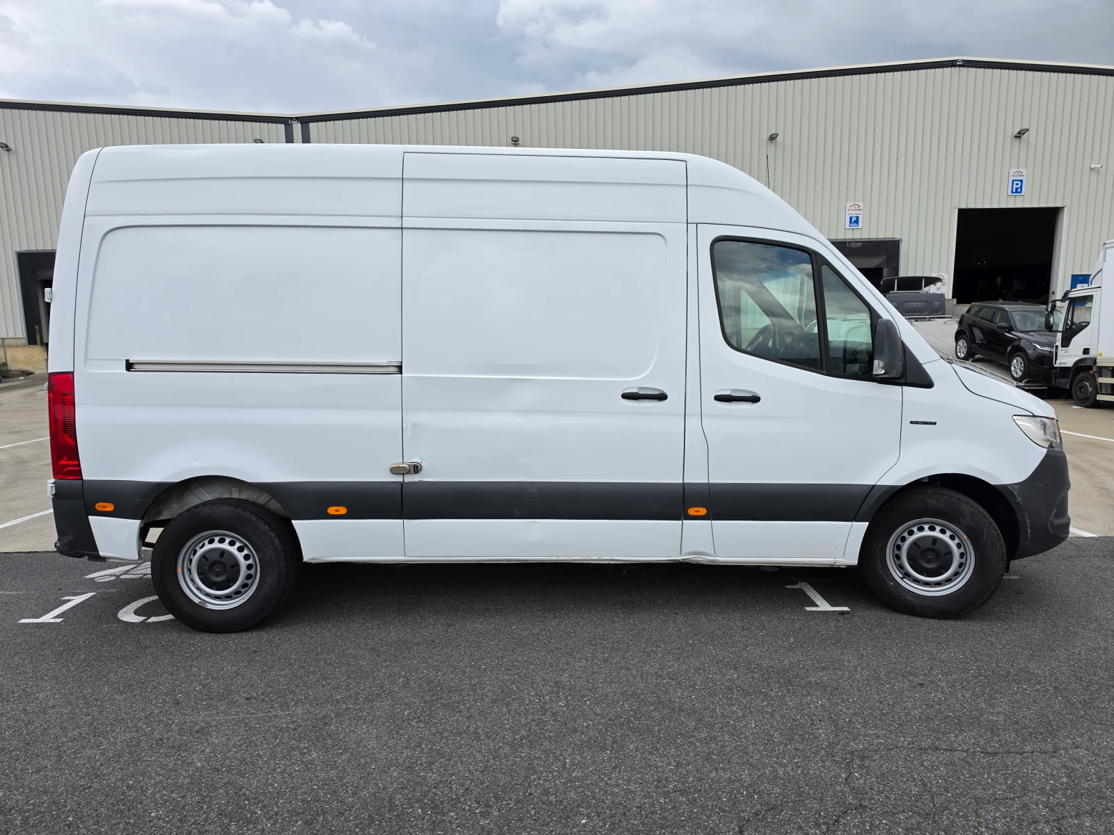 Mercedes-Benz Sprinter EV Klima, снимка 4 - Бусове и автобуси - 56126369