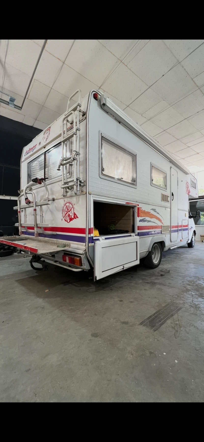 Кемпер Ford Transit 2.5 турбо, снимка 3 - Каравани и кемпери - 54184105